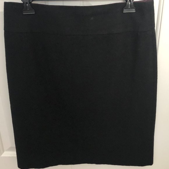Banana Republic Skirt with Back Zipper Detail - Picture 1 of 4